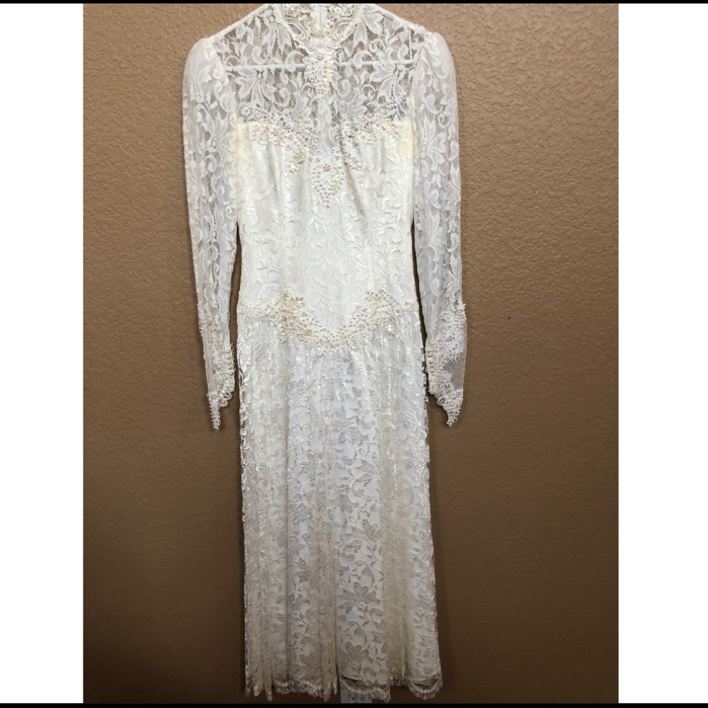 Vintage wedding dress